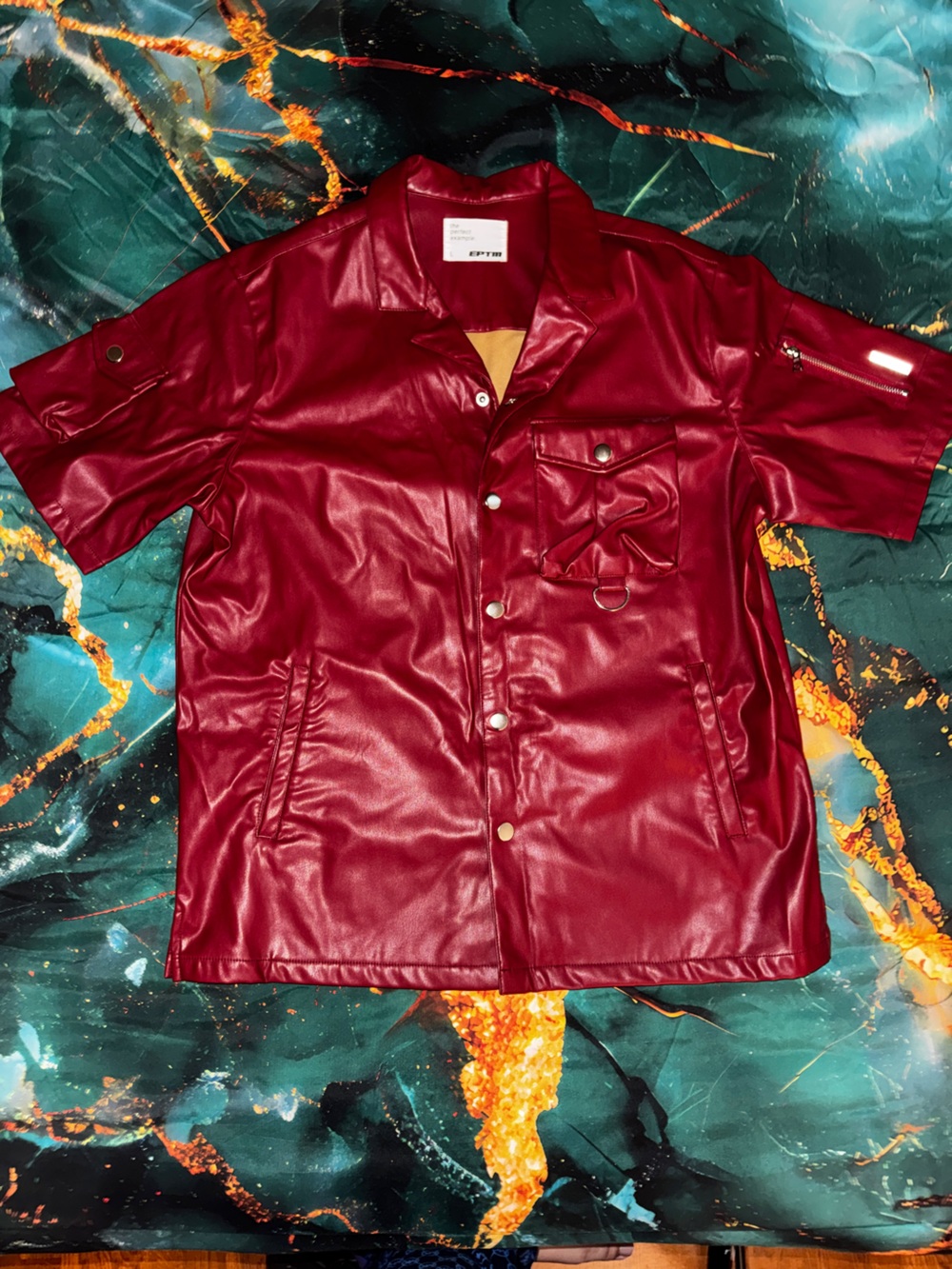Men's Casual Short-Sleeve Button-Down Faux Leather Shirt in Deep Red